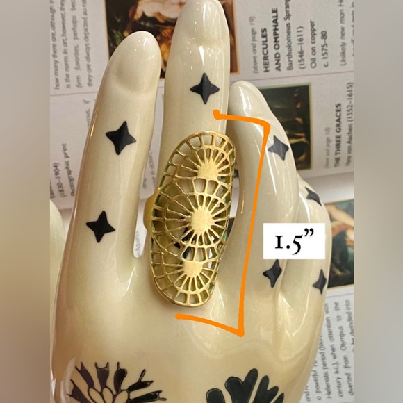 SOLD | Brass Floral Sunburst Cutout Adjustable Ring - Picture 4 of 4